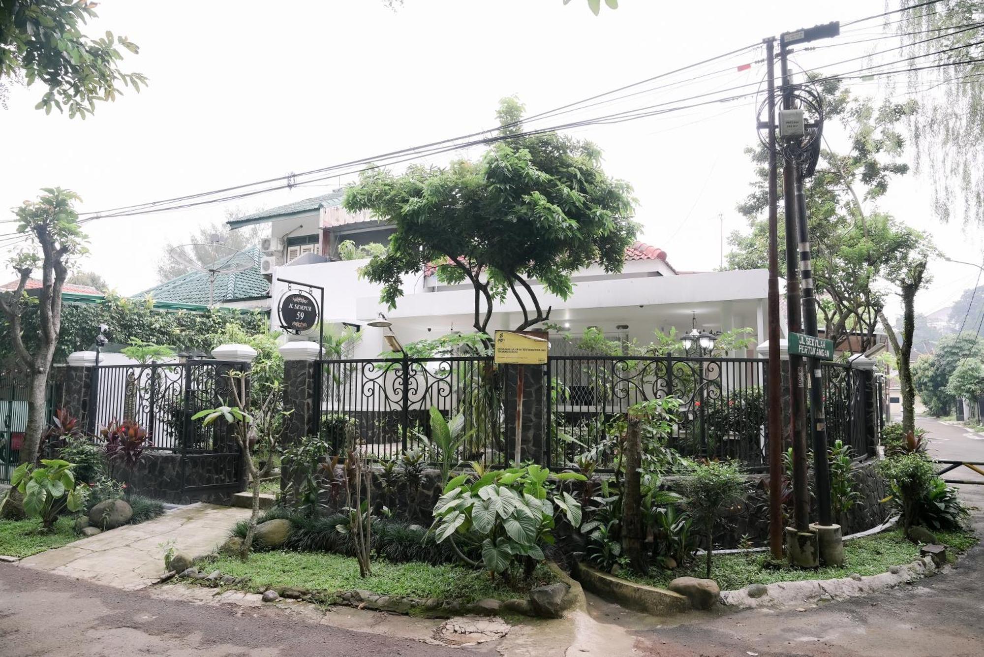 Kirana Guest House Bogor Exterior foto