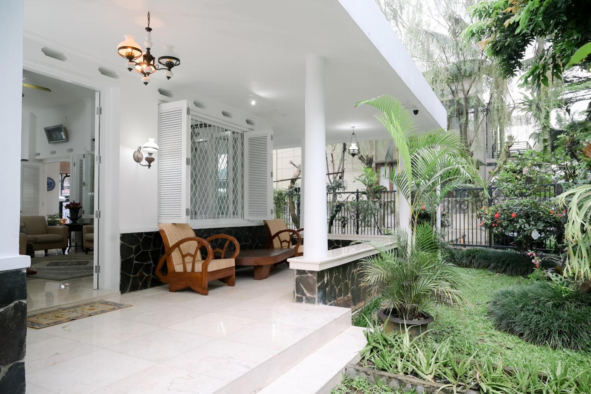 Kirana Guest House Bogor Exterior foto